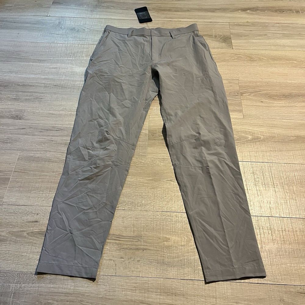 Fabletics Gray Men's Joggers